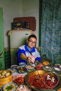 798吃瓜点电台,揭秘京城艺术区的幕后故事