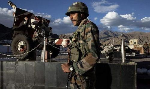 印度军官吃瓜视频