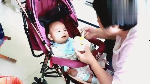 甜甜的奶奶吃瓜,甜甜奶奶的夏日瓜趣时光