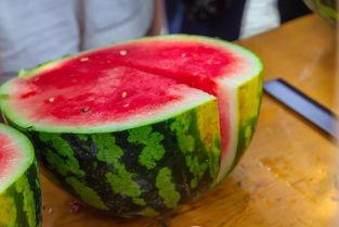 疫情大学吃瓜,大学里的“吃瓜”现象解析