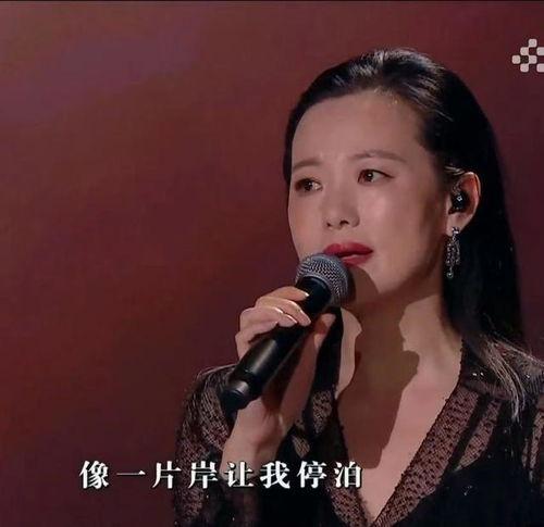 现场吃瓜王菲,王菲演绎不老传奇