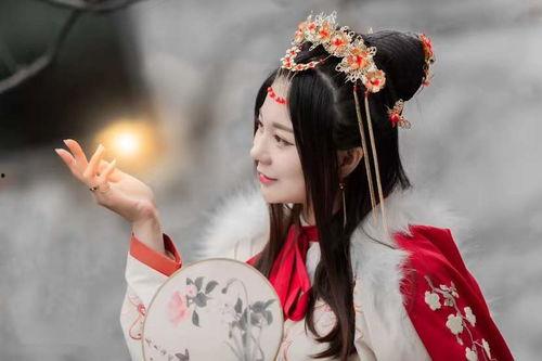 偷香窃玉小说吃瓜,宫廷秘恋,瓜田李下情动时 第3张 偷香窃玉小说吃瓜,宫廷秘恋,瓜田李下情动时 第3张