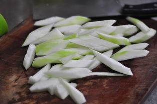 瓠瓜削皮吃吗,健康美味两不误  第2张