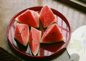 房间里吃瓜,揭秘房间里独特的吃瓜文化  第2张