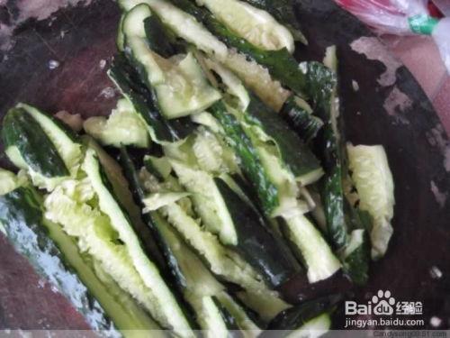 细瓜怎么凉拌着吃,夏日清爽开胃新吃法  第1张