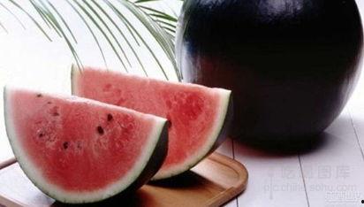 戴上耳机吃柚子的瓜,一场别开生面的美食体验