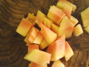 冰糖小小酥吃瓜,揭秘网红零食背后的吃瓜故事