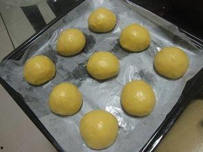 冰糖小小酥吃瓜,揭秘网红零食背后的吃瓜故事  第3张