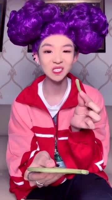 女装男吃瓜  第3张