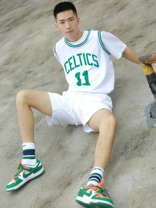 体育生球服吃瓜,一场关于青春与激情的吃瓜盛宴