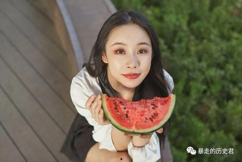 女神吃不吃瓜,她到底吃不吃瓜？  第2张