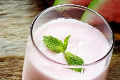 小牛奶吃瓜,揭秘娱乐圈那些不为人知的幕后故事