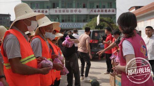 特警出动吃瓜群众事迹,吃瓜群众见证正义瞬间  第2张