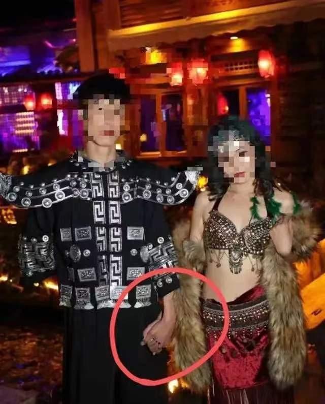 女骑士吃瓜,一场甜蜜的冒险之旅