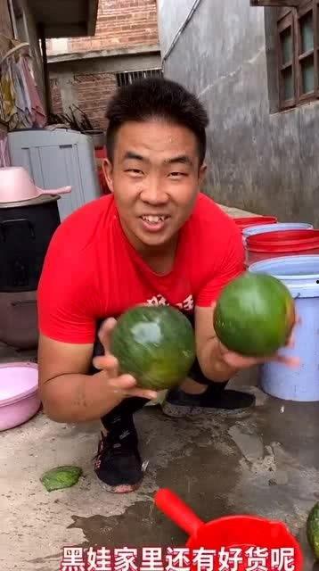 花西子老板吃瓜,揭秘化妆品行业幕后风云  第1张