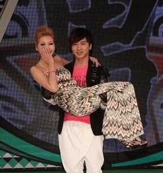 前女友吃瓜,揭秘背后的真相与情感纠葛  第1张