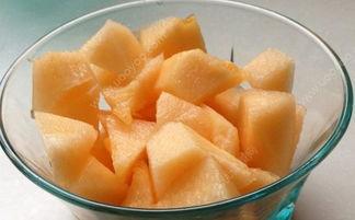 吃哈密瓜烧喉咙