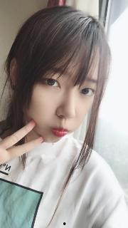 小桃同学在吃瓜  第2张