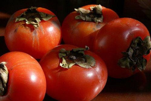 吃瓜和柿子  第1张