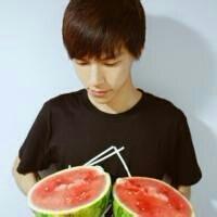 喂你吃瓜情侣头像  第3张