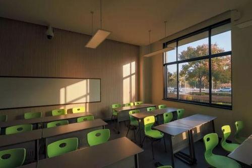 黑科技教室吃瓜,揭秘吃瓜背后的科技奥秘  第2张
