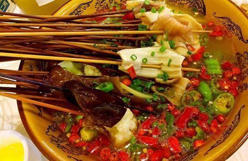 钵钵鸡吃瓜,夏日消暑美食新风尚  第2张
