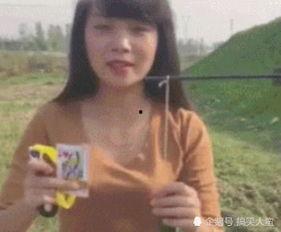 搞笑吃瓜妹  第2张