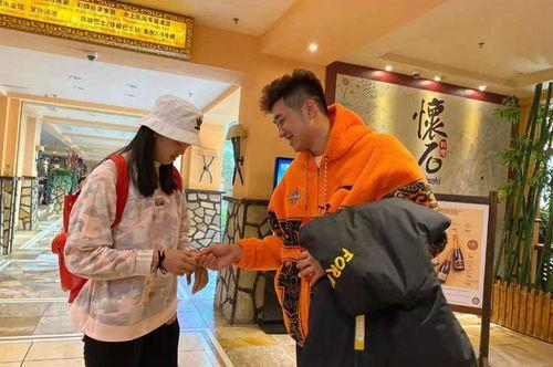 杜峰吃瓜张常宁,揭秘排球赛场背后的故事  第2张