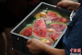 吃瓜恶心图片,吃瓜恶心图片背后的真相与反思  第2张