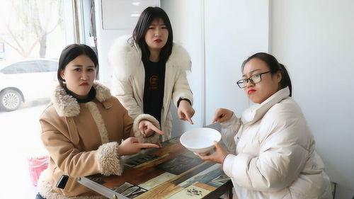 妯娌仨吃瓜,揭秘家庭琐事中的欢乐与矛盾  第2张